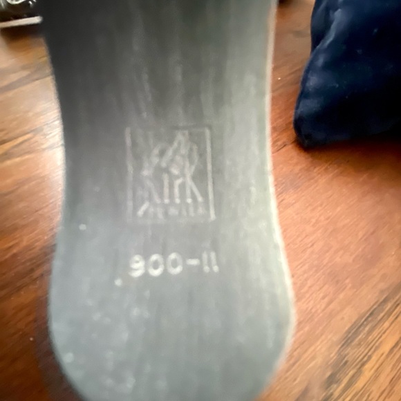 Chrysanthemum Pewter Bangle - Picture 4 of 5